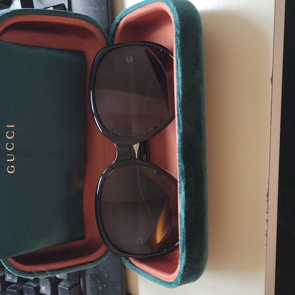 Gucci Oversized Round Sunglasses